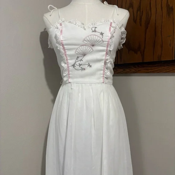 70s Vintage Maxi Slip Dress Embroidered Lace Ruffle Trim Cottage Prairie Size 7 - Picture 2 of 11